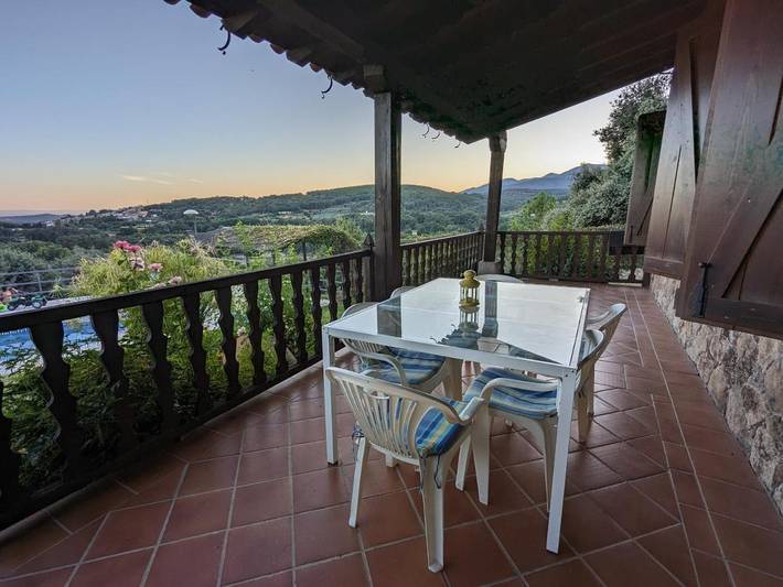 Casa rural para 10 personas, con jardín y vistas al lago además de piscina y vistas, Se admiten mascotas en Candeleda - 3