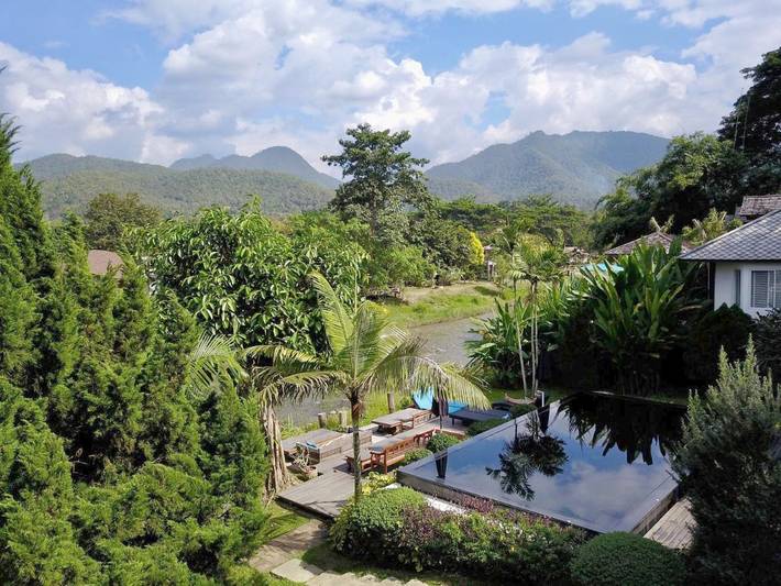 Station pour 2 personnes, avec vue ainsi que piscine et jardin à Pai