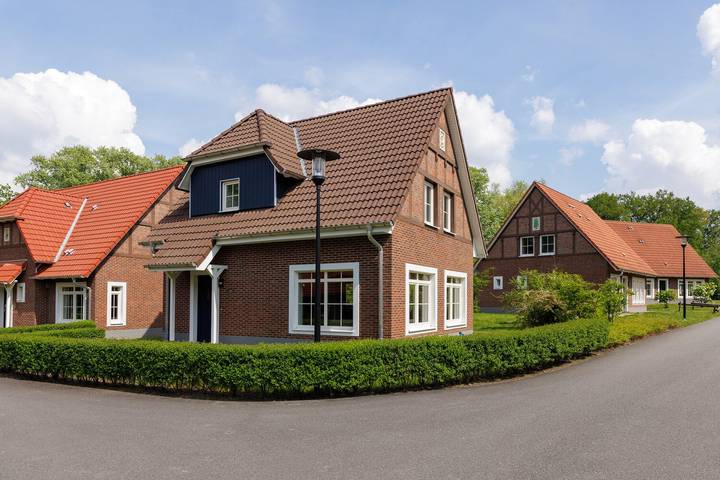 Bungalow für 4 Personen, mit Balkon/Terrasse und Terrasse sowie Garten und Sauna