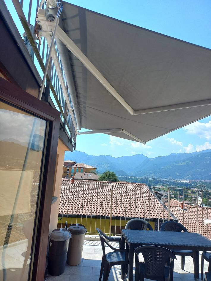 Appartamento intero, Appartamento 'Piano B' con Vista Montagna, Terrazza Privata e Balcone in Peia, Prealpi Bergamasche Orientali