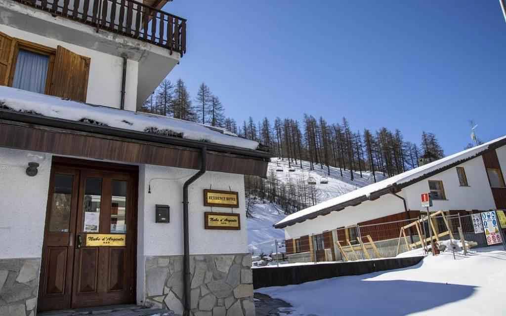 Apartamento vacacional entero, Holiday apartment with heating  in Sestriere, Via Lattea