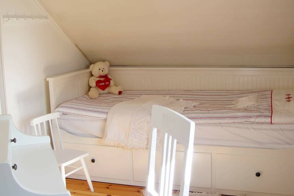 6 person holiday home in Glanshammar in Örebro kommun, Hjälmaren