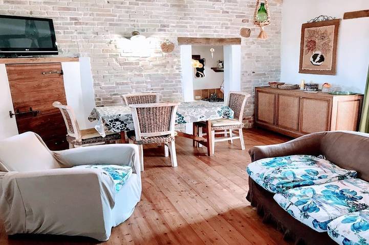 Agriturismo voor 4 personen, with zwembad and terras as well as tuin in Spoleto