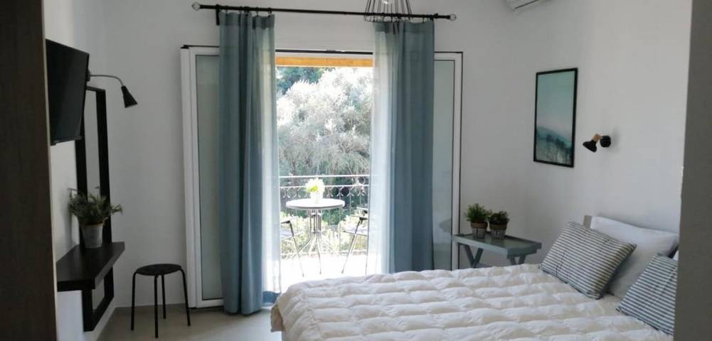 Appart’hôtel pour 2 personnes, avec Balcon et Terrasse ainsi que Jardin et Vue