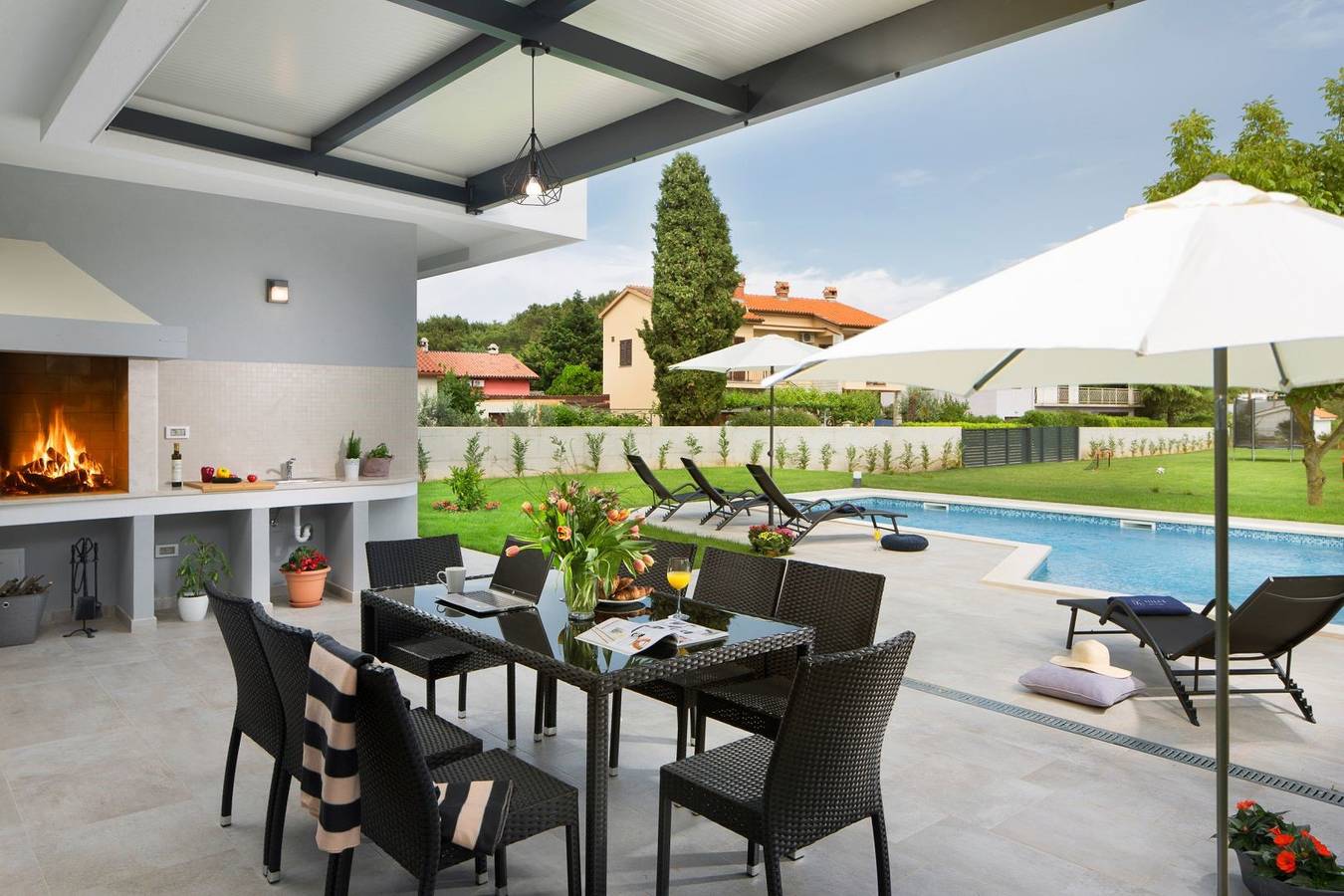Luxusvilla Kriya Medulin mit Pool, Sauna und Fitnessstudio in Istrien in Premantura, Südküste Istrien