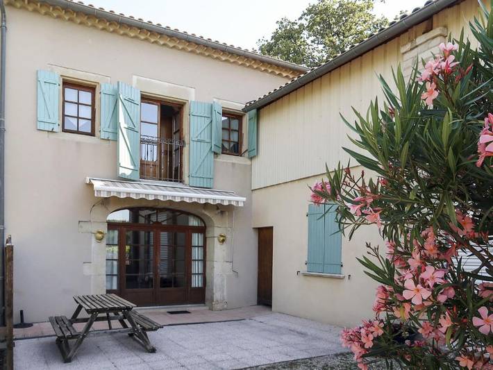 Location de vacances pour 5 personnes, avec terrasse à Grillon