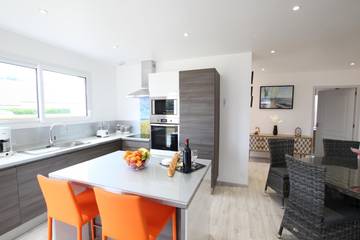 Gîte pour 6 personnes, avec terrasse et jardin à Saint-Lô-d'Ourville