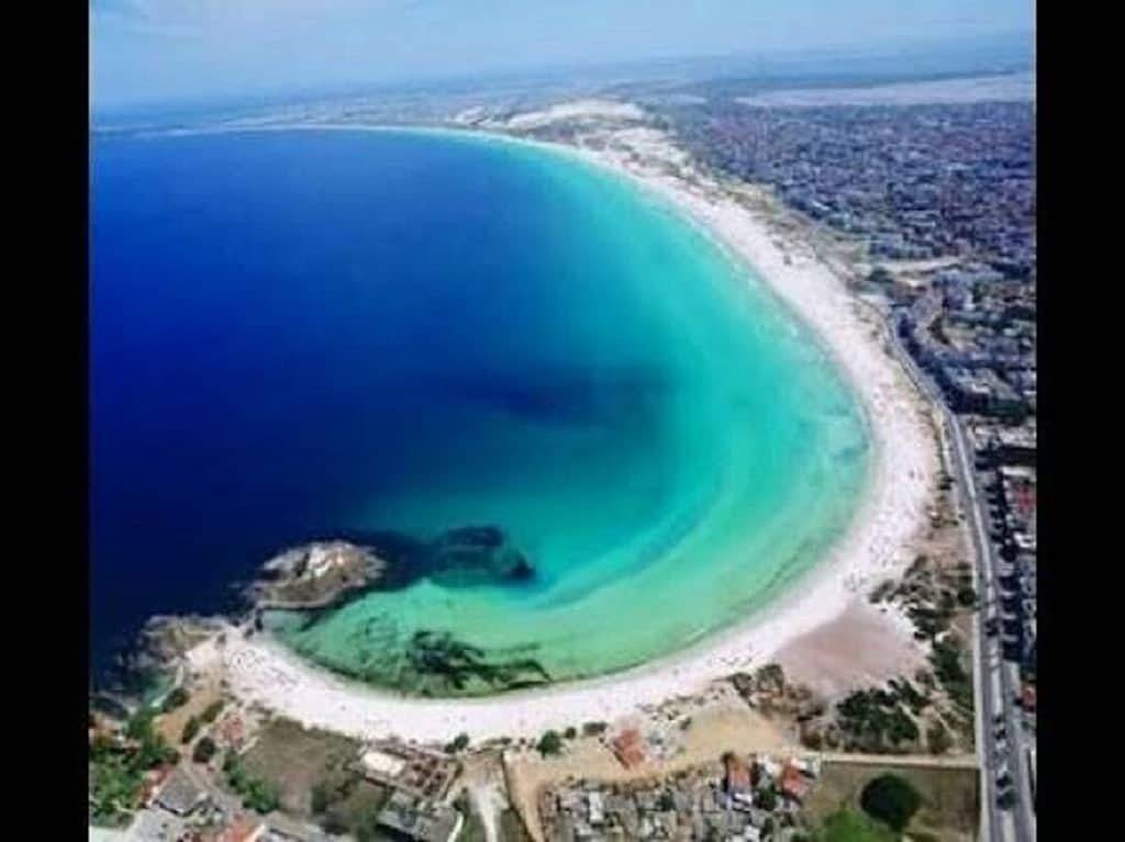 Ausgezeichnetes Haus Mit 03 Schlafzimmern, Zwei Leerständen, Geschlossenes Wohnzimmer, Nahe Am Strand in Cajueiro (Cabo Frio), Cabo Frio