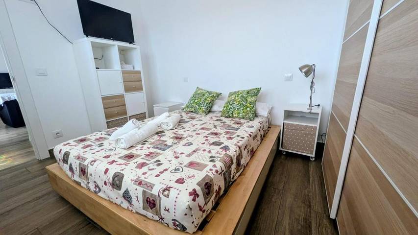 Casa rural para 5 personas, con Balcón y Terraza además de Jardín y Vistas al lago en Laredo - 3