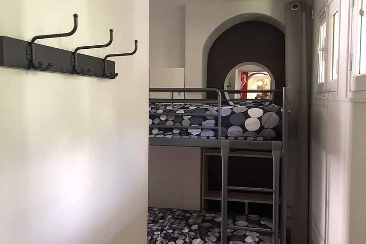G1 Apartment with beautiful terrace between Grenoble and Chamrousse in Saint-Martin-d'Uriage, Nationalpark Écrins