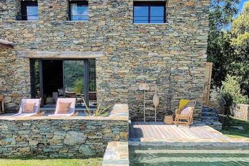 Location de vacances pour 5 personnes, avec jardin à Murato