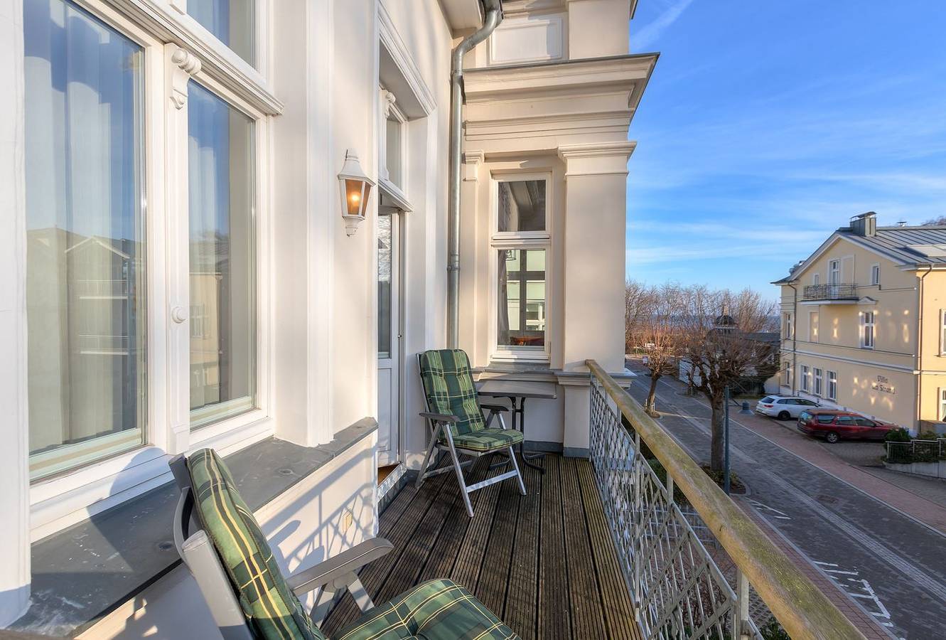 Appartement entier, Villa Ahlbeck, Whg. Warnemünde mit Sauna, Wlan & nur 50 m zum Strand in Drei Kaiserbäder, Heringsdorf