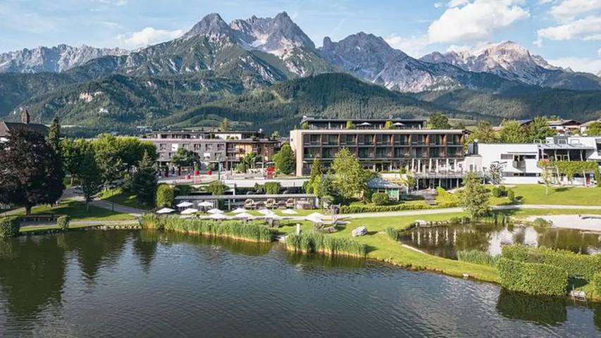 Ferienwohnung für 2 Personen, mit Pool und Sauna sowie Terrasse und Garten