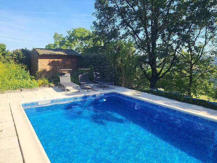Location de vacances pour 2 personnes, avec Terrasse et Jardin ainsi que Piscine et Vue à Curvalle - 3