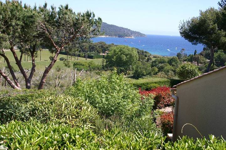 Casa de vacaciones para 4 personas, con terraza además de jardín y piscina - 1