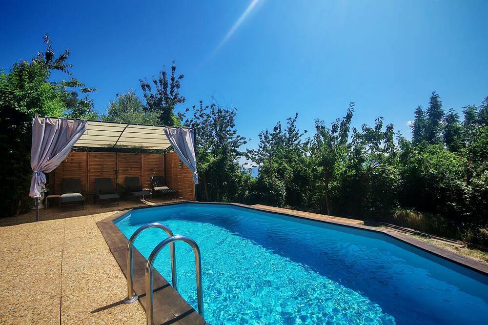 Évasion en pleine nature-piscine&jacuzzi privés, vue surprenante,havre de paix!! in Toudon, Région de Nice