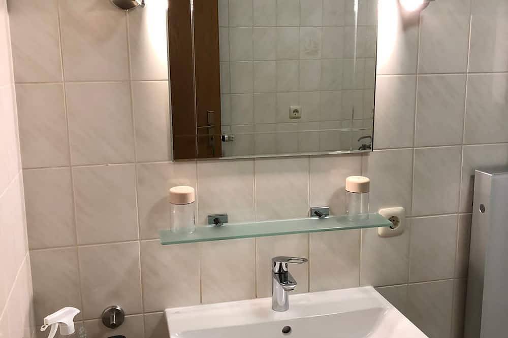 Ganze Wohnung, Ground floor apartment (non-smoking) with terrace in the green Bad Steben in Bad Steben, Landkreis Hof