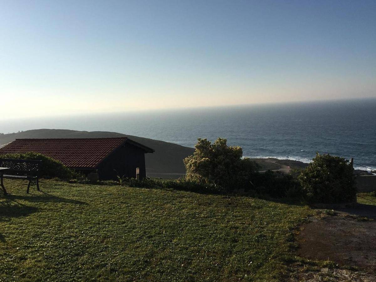 Two-Bedroom Chalet in Praia das Bombillas (Carballo), Carballo