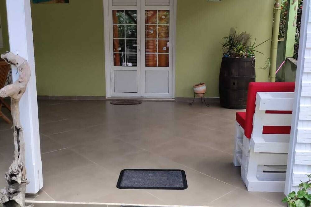 Entire apartment, Résidence La Taupine - Apartment Citronnelle in Le Diamant, Martinique