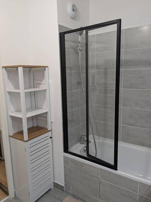 Gîte pour 8 personnes, avec vue et terrasse, animaux acceptés à Verneuil-sur-Seine - 4