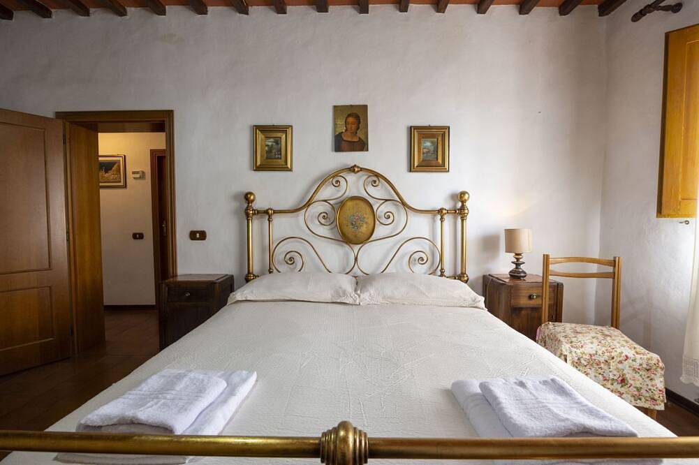 Geheel appartement, Typical house in the Crete Senesi in Monteroni d'Arbia, Provincie Siena