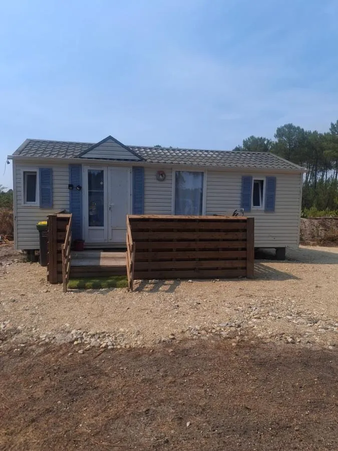 Camping pour 5 personnes, avec piscine et jardin ainsi que vue et terrasse, animaux acceptés - 1