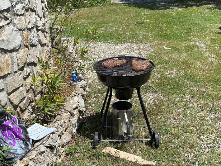 Gîte pour 2 personnes, avec vue et terrasse ainsi que piscine et jardin à Ginasservis - 4