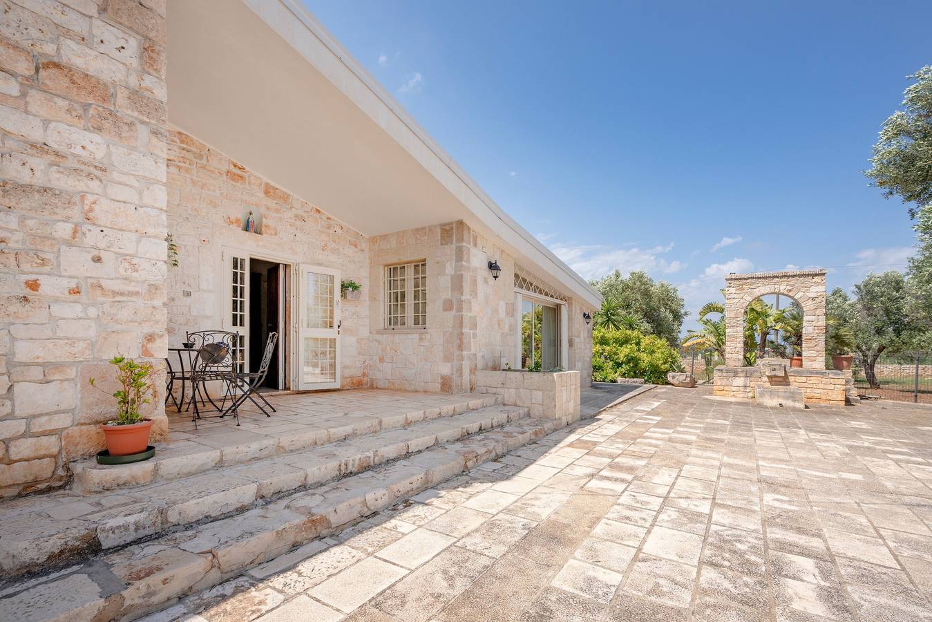 Casa vacanze 'Villa Trullo Ulivo' con piscina privata, Wi-Fi e aria condizionata in Carovigno, Salento