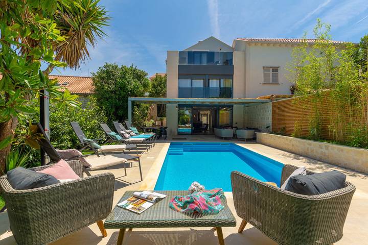 Villa for 10 people, with Balcony and Terrace as well as Yard in Dubrovnik