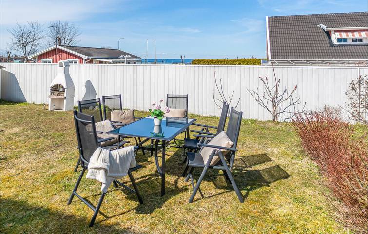 Ferienwohnung für 6 Personen, mit Terrasse und Garten sowie Sauna in Gotland