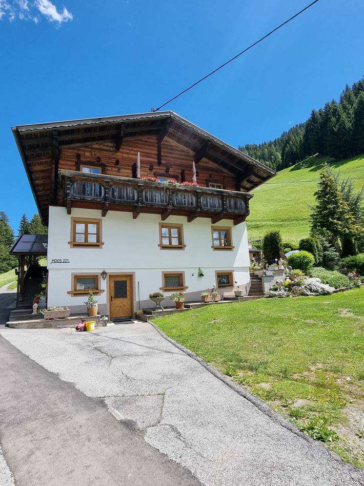 Ferienwohnung für 6 Personen, mit Balkon und Terrasse sowie Garten in See