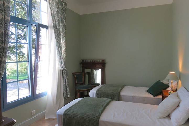 Location de vacances pour 6 personnes, avec jardin à Saint-Alban-Auriolles - 4