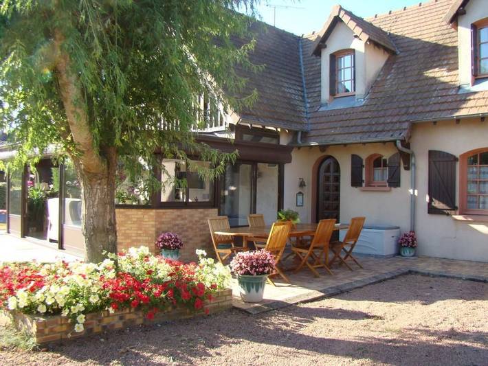 Gemütliches Haus mit Pool und Garten nahe der Loire in Charrin, Nièvre