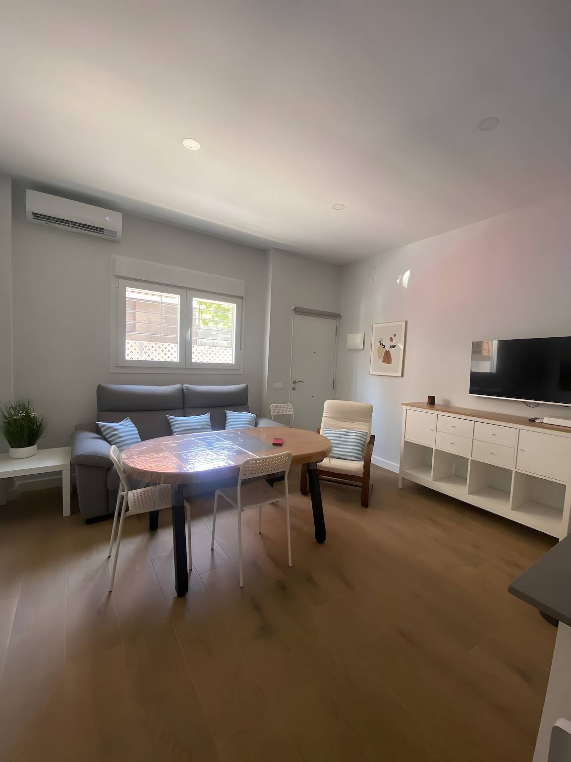 Apartamento entero, Moderno Apartamento frente al mar con Wi-Fi y Aire Acondicionado in Playa La Victoria, Cádiz