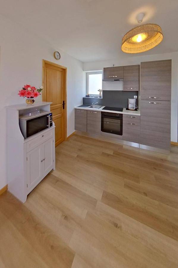 Gîte pour 2 personnes, avec vue à Reviers - 2