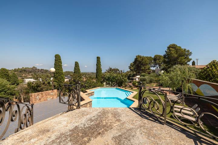 Casa rural para 20 personas, con jardín, Se admiten mascotas en Baix Camp - 2
