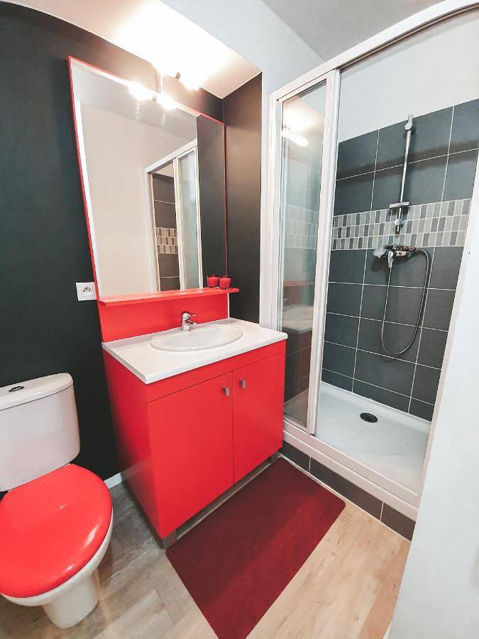 Appartement entier, 10 min from Paris And close to Metro in Rosny-sous-Bois, Seine-Saint-Denis