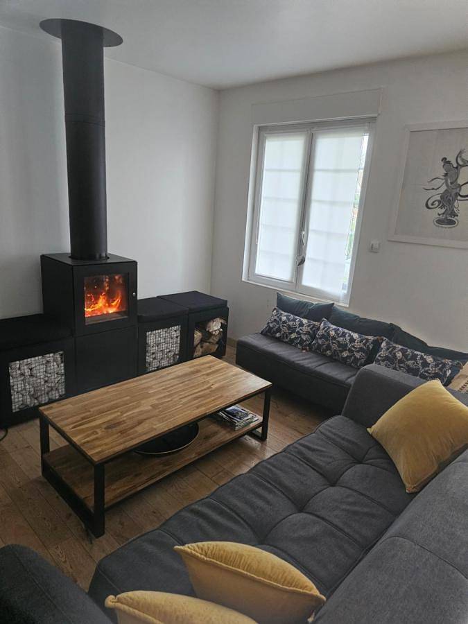 Location de vacances pour 8 personnes, avec piscine ainsi que jardin et vue à Saint-Martin-le-Beau - 4