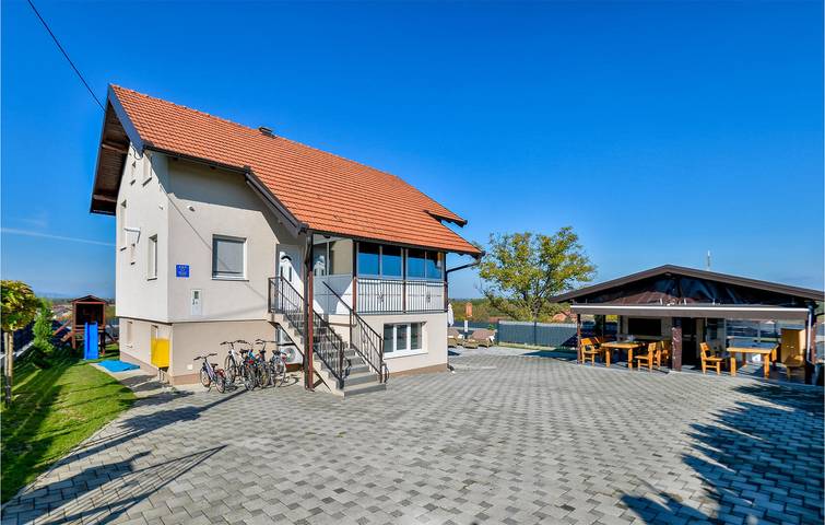 Ferienhaus für 8 Personen, mit Garten und Sauna sowie Whirlpool - 1