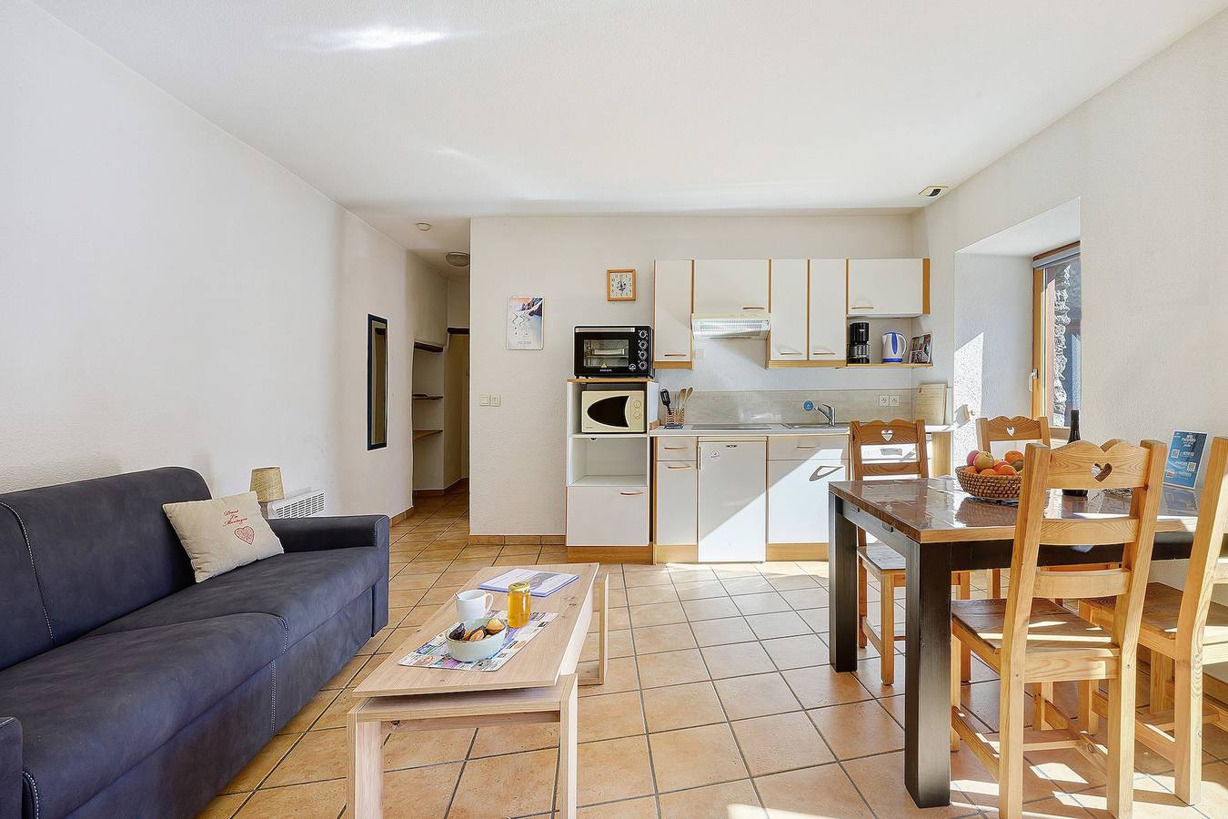 Appartement entier, Appartement 'Les Gentianes' avec vue sur les montagnes et Wi-Fi in Lanslebourg-Mont-Cenis, Massif de la Vanoise