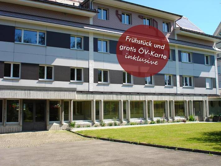 Hostel für 3 Personen, mit Terrasse und Garten sowie Ausblick in Einsiedeln