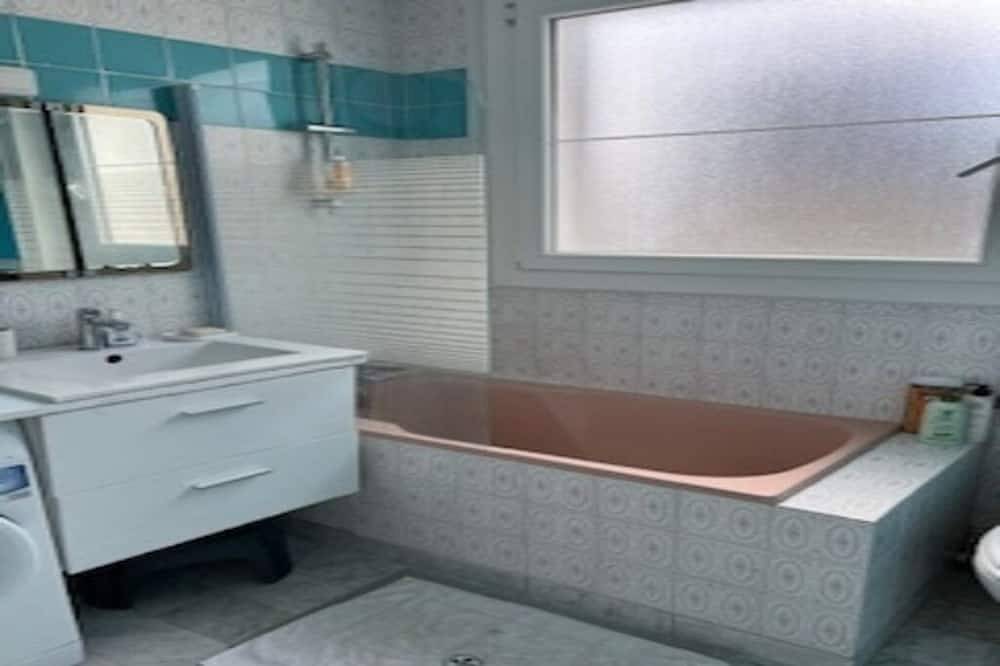 Apartamento entero, Appart Complet Nantes Rezé Box 1-6 Personnes in Rezé, Nantes region