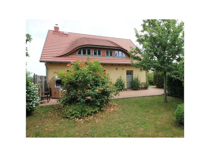Ferienhaus für 8 Personen, mit Terrasse und Garten sowie Sauna in Putgarten
