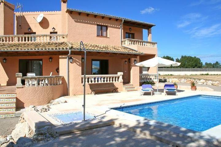 Ferienhaus für 10 Personen, mit Garten und Pool sowie Balkon, kinderfreundlich auf Mallorca Norden - 2