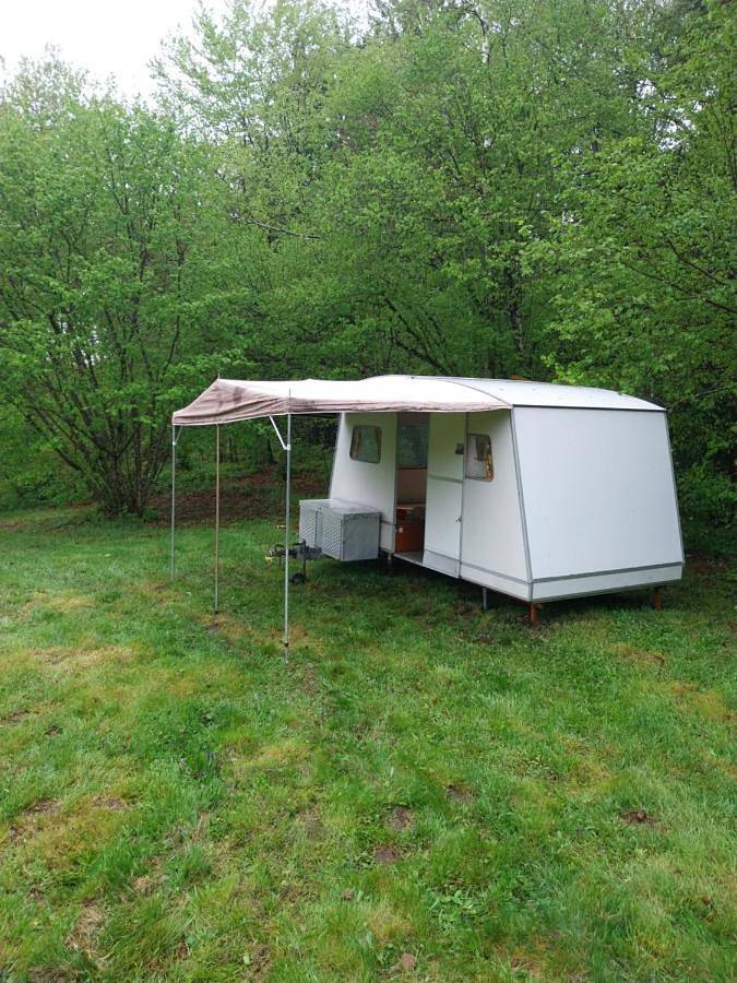 Location de vacances pour 2 personnes, avec terrasse ainsi que vue et jardin à Beulotte-Saint-Laurent - 2