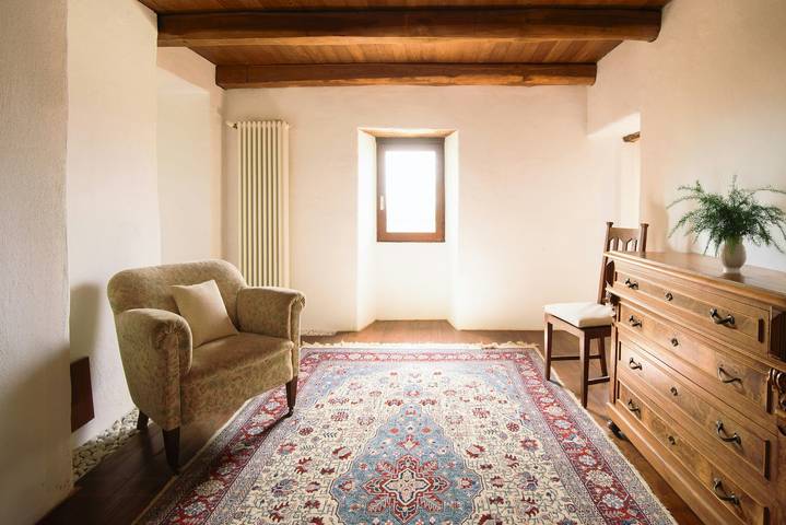 Cascina autentica tra i vigneti dell'Alta Langa in Camerana, Langhe