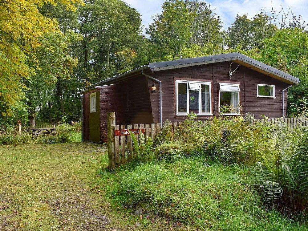 Satchwell Chalet on Reelig Estate - Dog Friendly in Highlands