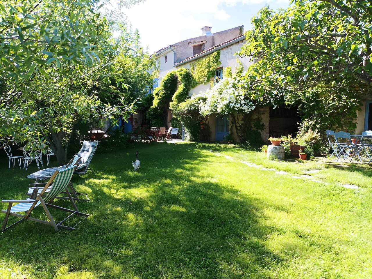 Bed and Breakfast 'Chambre' mit gemeinsamer Terrasse, gemeinsamem Garten und Wlan in Saint-Étienne-les-Orgues, Forcalquier und Umgebung