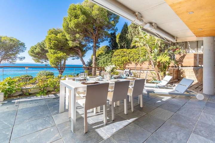 Appartement de vacances pour 6 personnes, avec piscine ainsi que balcon et vue