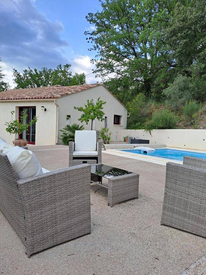 Double Room with Private Bathroom in Barjols, Région de Brignoles